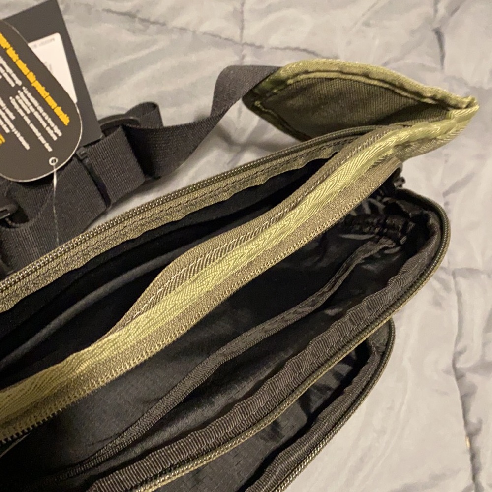 *NWT* Oakley Icon Belt Bag One-Arm Body Sling Bag - Picture 11 of 12